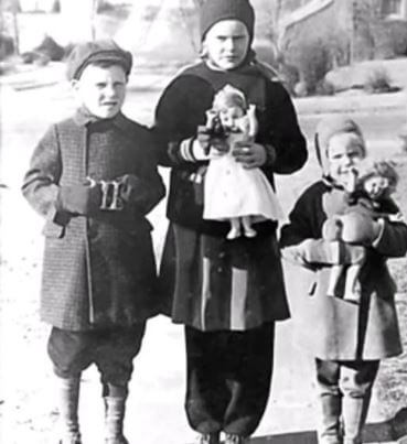 Leila Buffett Children, Vintage